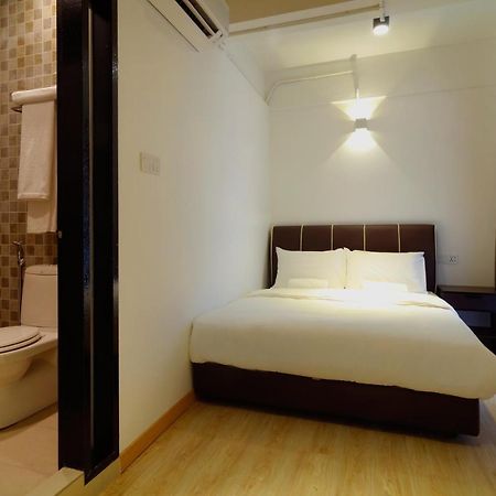 Bulatan Hostel Tanjong Aru Екстер'єр фото