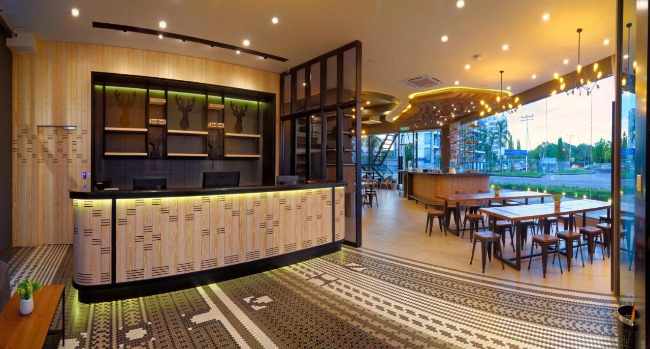 Bulatan Hostel Tanjong Aru Екстер'єр фото