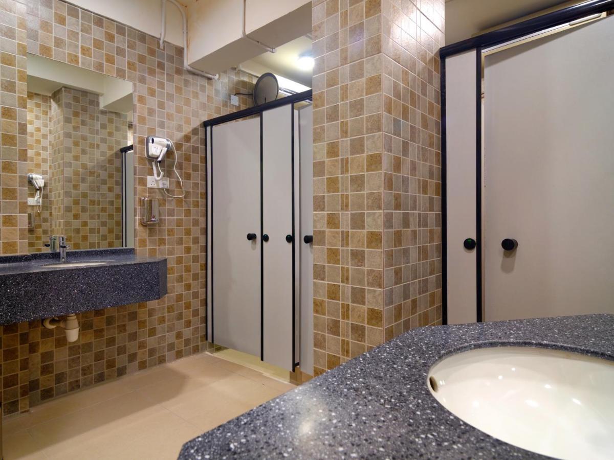 Bulatan Hostel Tanjong Aru Екстер'єр фото