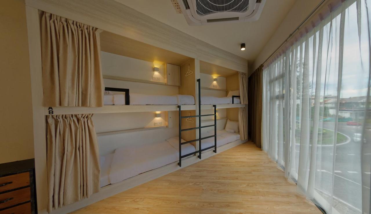 Bulatan Hostel Tanjong Aru Екстер'єр фото