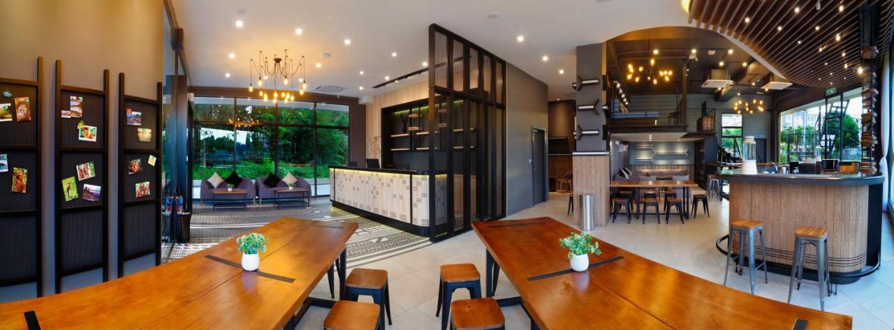 Bulatan Hostel Tanjong Aru Екстер'єр фото